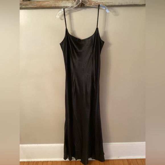 LEISSA Dresses & Skirts - LEISSA SIZE XL BLACK 100% SILK MAXI LENGTH SLIP DRESS LINGERIE GOWN SCOOP BACK